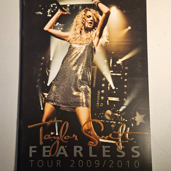 Taylor Swift Fearless Tour 2009/2010 - Tour Book - Picture 1 of 10